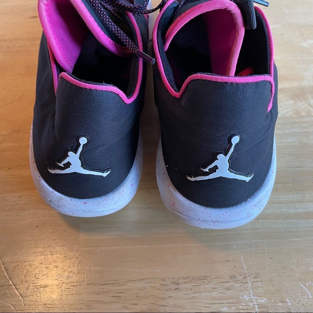 Pink and Black Jordan’s size 9.5 Youth - Picture 2 of 5